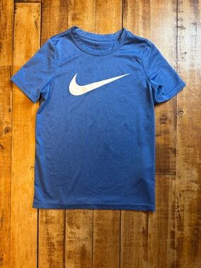 Nike Short Sleeve dri fit tee youth small athletic shirt soccer